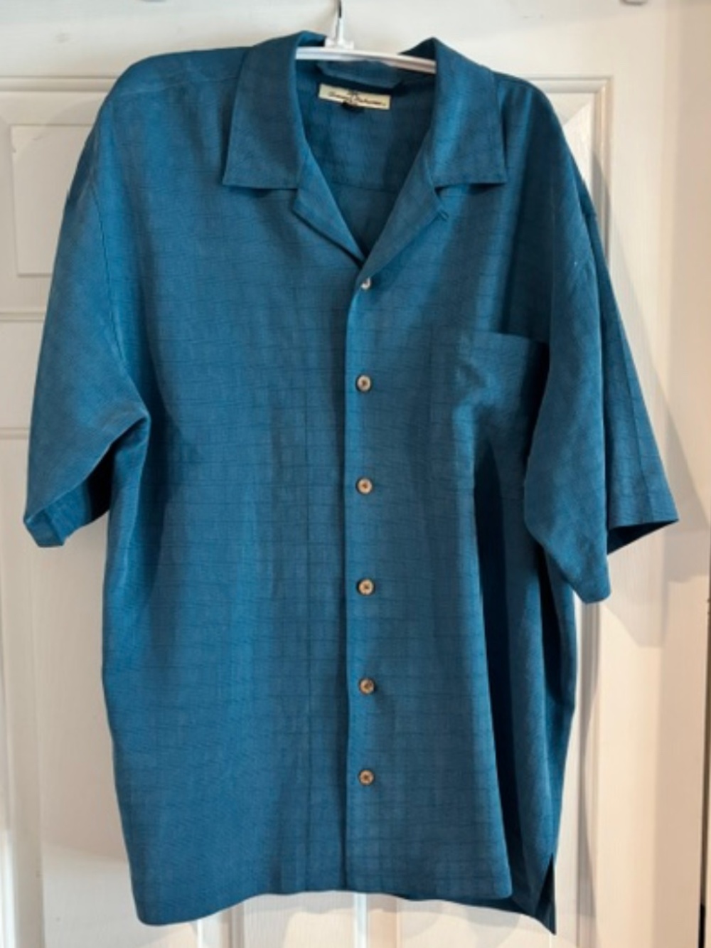 Tommy Bahama 100% silk shirt- Medium
